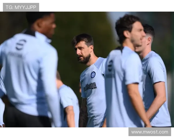 足球明星休赛期的可爱瞬间揭秘让我们一起感受他们的另一面魅力